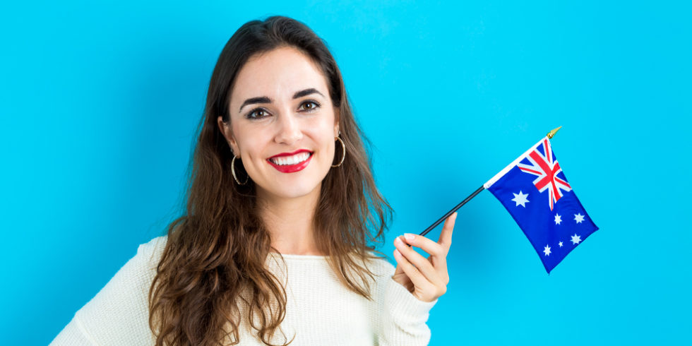 Frau mit australischer Flagge