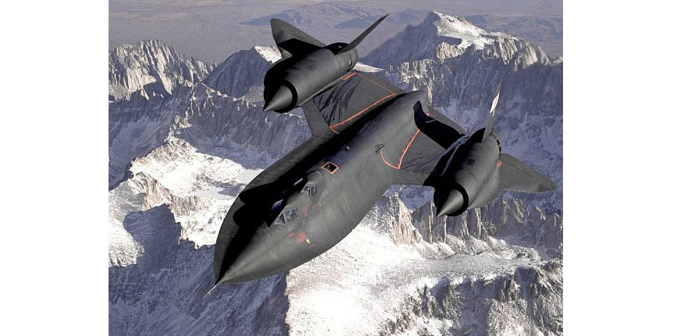 Die Lockheed SR-71 ist das bislang schnellste Militärflugzeug der Welt. So flog die SR-71 Blackbird 1976 in weniger als zwei Stunden von New York nach London mit mehr als Mach 3.