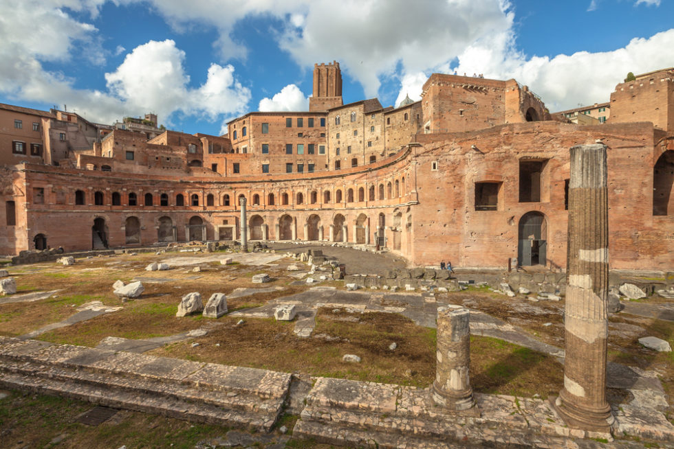 Die Portici Laterali der Ruinen von Trajan Forum in Rom