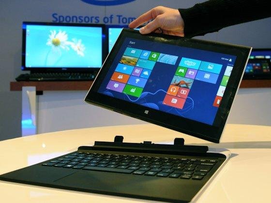 North Cape heißt diese Technologiestudie: Wird der Touch-Bildschirm vom Ultrabook getrennt, verkleinert sich automatisch die aktive Bildschirmfläche, um einen Rand zum Halten des so entstandenen Tablet-PCs zu haben.