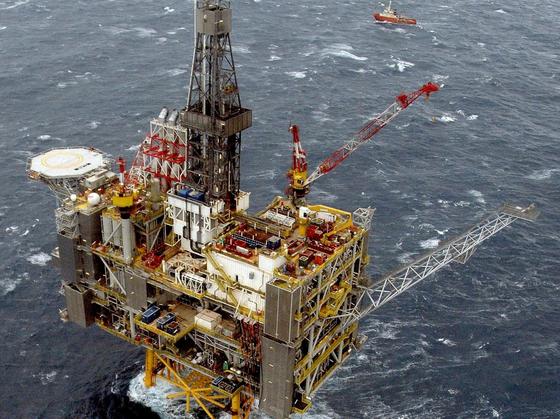 Die Öl- und Gasförderung in der britischen Nordsee boomt: Allein BP investiert 4,5 Milliarden US-Dollar in das Öl- und Gasfeld Clair Ridge vor den Shetland Inseln. Dort will BP bis 2050 rund 640 Millionen Barrel Öl und Gas fördern.