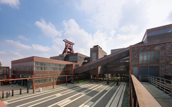 Wohl das bekannteste Werk der beiden Industriearchitekten Fritz Schupp und Martin Kemmer: die Zeche Zollverein in Essen.