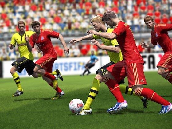 <p>Weitgehend korrekte physikalische Gesetzmäßigkeiten – die neue Version "Fifa 14" soll Maßstäbe setzen in Sachen Realitätsnähe. Wer genau hinsieht, kann im Spiel Schweinsteiger, Badstuber, Müller, Reus & Co. erkennen. 