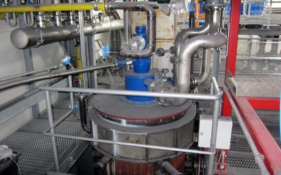 Im Flugstromreaktor untersuchen Wissenschaftler an der TU Darmstadt unter anderem, wie sich die Chlor- und Schwefelchemie bei der Oxyfuel-Verbrennung verhält.