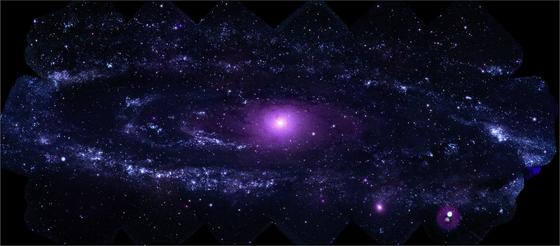Das bisher höchstaufgelöste ultraviolette Bild der Andromeda-Galaxie, aufgenommen von einem UV-Teleskop an Bord des Satelliten Swift.