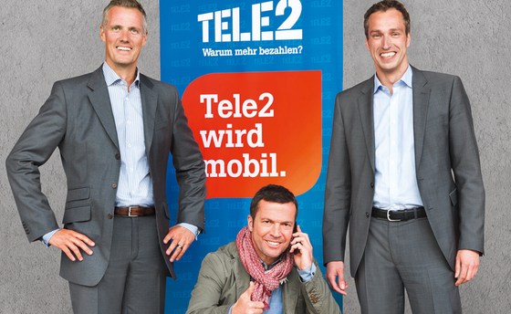 Der Fußballer Lothar Matthäus (u.) wirbt für Tele2: Das Telefon-Unternehmen kommuniziert auch mit seinem Kunden unkompliziert. Zusammen mit Vodafone hat das Unternehmen die verständlichsten Texte, so eine Analyse der Universität Hohenheim.