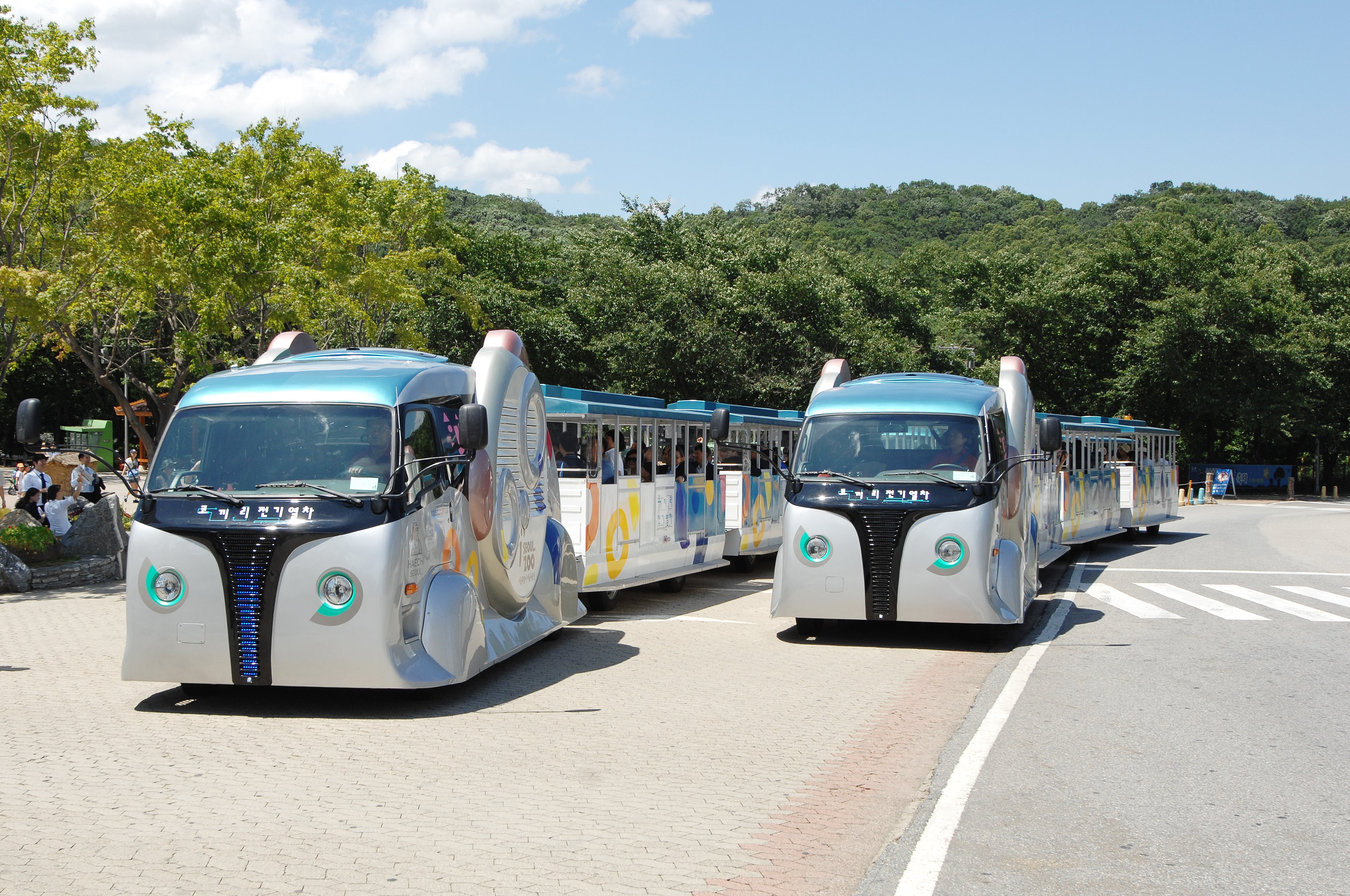 Der Zoo und Freizeitpark in Seoul nutzt bereits seit 2011 die Induktionstechnik, um die Gäste über das Gelände zu fahren.