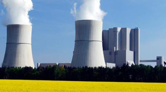 Das Kraftwerk Schwarze Pumpe in Brandenburg ist eine mit Braunkohle befeuerte Doppelblockanlage.  