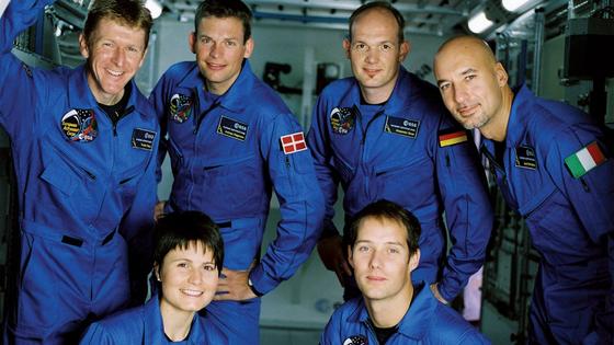 Die im Mai 2009 ausgewählten neuen Astronauten für das Europäische Astronautencorps. Im Uhrzeigersinn von links oben: Timothy Peake, Andreas Mogensen, Alexander Gerst, Luca Parmitano, Thomas Pesquet and Samantha Cristoforetti.