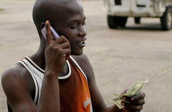 Der Zugang zum Internet – mobil und per Festnetz – ist in manchen Teilen der Welt kaum verbreitet. Vor allem in Afrika sind weite Teile der Bevölkerung vom Internet abgeschnitten, so eine aktuelle UNO-Studie.