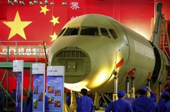 Der chinesische Flugzeugbauer Comac will bis 2025 ein Großgraumflugzeug bauen. Gespräche mit potentiellen Kunden in China und Asien wurden bereits geführt.