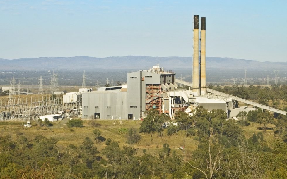 In Queensland in Australien wird das erste große Kohlekraftwerk betrieben, in dem die Kohle nicht mit Luft, sondern reinem Sauerstoff verbrannt wird. Dadurch entsteht im Rauchgas nur Kohlendioxid und Wasserdampf, der sich durch Abkühlen leicht abtrennen lässt.