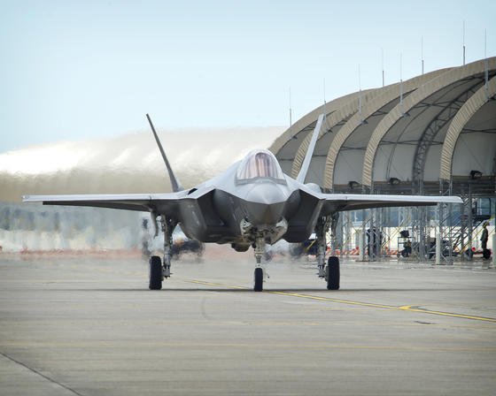 Die Lockheed Martin F-35 dürfte das erste Kampfflugzeug sein, in das Laserwaffen eingebaut werden. Die F-35 wird in Europa von Großbritannien, Italien, Norwegen und den Niederlanden eingesetzt.