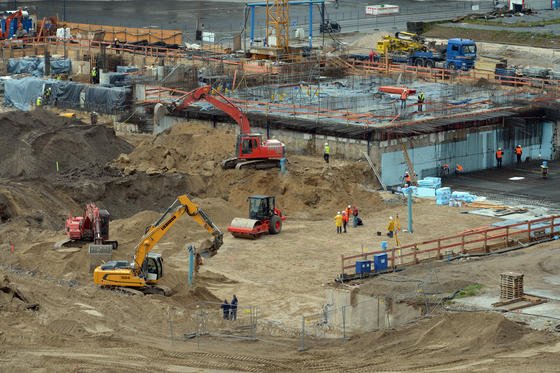 Auch auf dem Berliner schlossplatz wird intensiv gebaut.