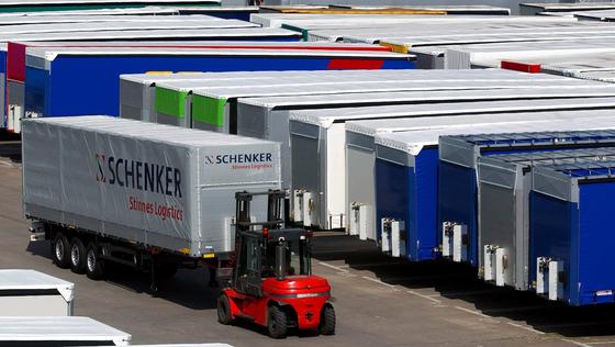 Kombinierter Verkehr: Sattelauflieger finden den Weg auf die Schiene.