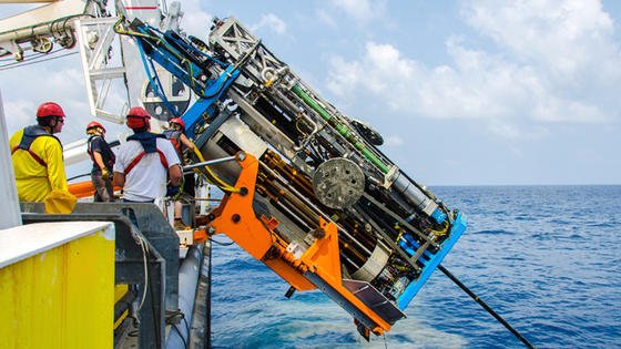 Ein ferngesteuertes Bohrgerät, das Proben aus dem Meeresboden in bis zu 2700 Metern Tiefe entnehmen kann, haben Bremer Forscher entwickelt. Das Foto zeigt das Vorgängergerät, das bis in 900 Meter Tiefe vordringt.