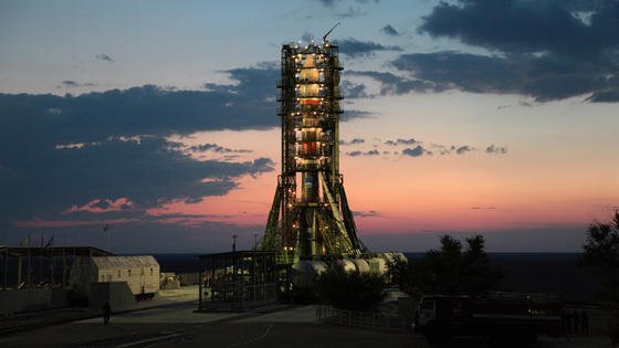 Forschungssatellit Foton-M4 vor dem Start mit einer Sojus-Trägerrakete im Weltraumbahnhof Baikonur: Der Satellit wurde am 18. Juli ins All gebracht. An Bord werden unter anderem Halbleiterkristalle in der Schwerelosigkeit gezüchtet. Die Experimente werden anschließend auf der Erde wiederholt und die Ergebnisse verglichen.