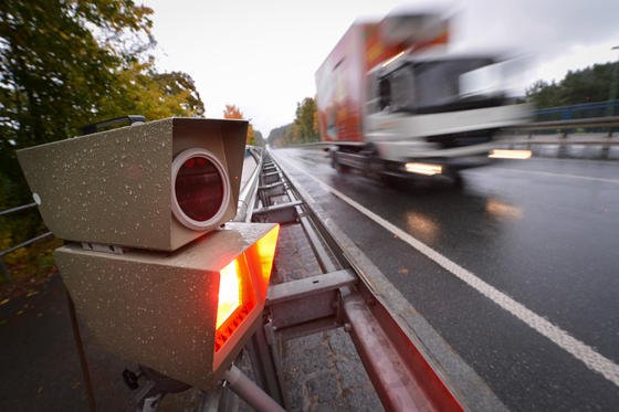 Angst und Ärger verleiten Autofahrer zum Rasen