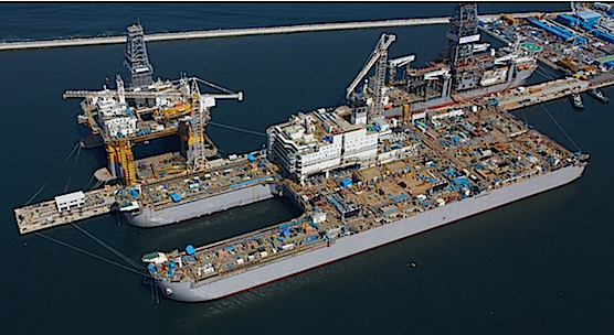 Das größte Schiff der Welt, die Pieter Schelte, wird derzeit in einer Werft des südkoreanischen Schiffbauers Daewoo gebaut.