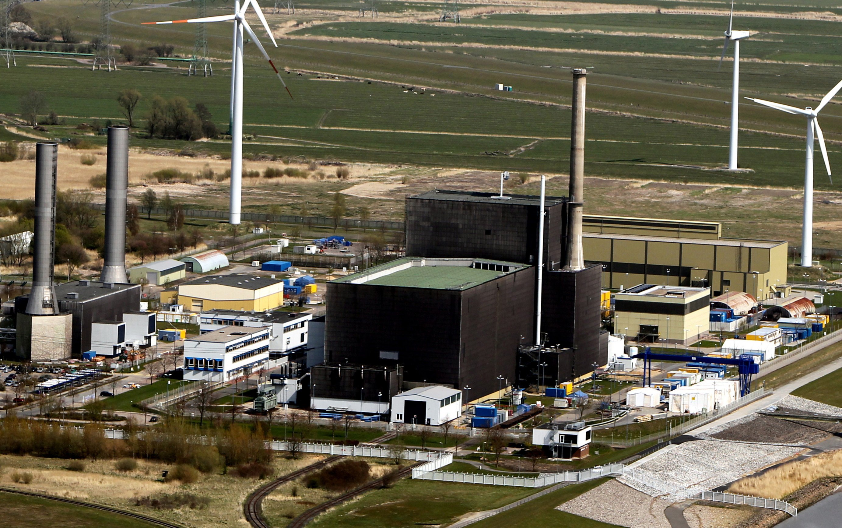 Das Atomkraftwerk in Brunsbüttel (Schleswig-Holstein) ging am 9. Februar 1977 ans Netz, im Juli 2007 hat es Betreiber Vattenfall heruntergefahren. In den Kavernen lagern 631 Fässer mit Atommüll. 