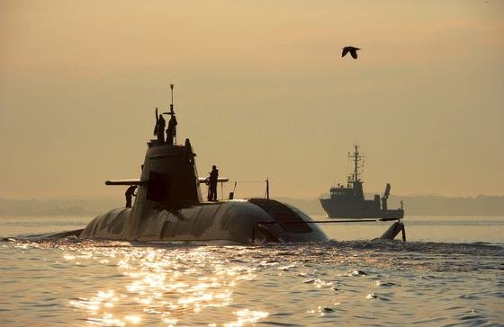 Deutsches U-Boot U33 von ThyssenKrupp in der See-Erprobung: Chinesische Ingenieure glauben daran, dass man mit U-Booten Geschwindigkeiten von mehreren Tausend Kilometern pro Stunde erreichen kann.