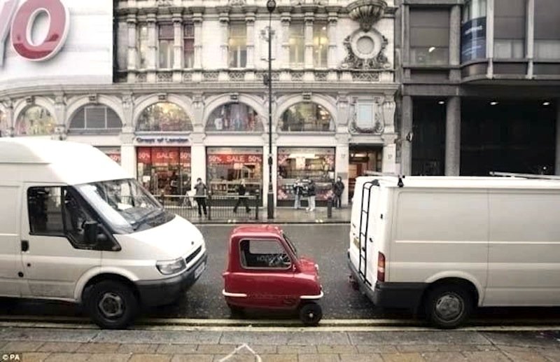 Da ist sogar ein Smart ein Riese: Der Peel P50 ist in jeder Großstadt der Welt ein echtes Parkwunder.