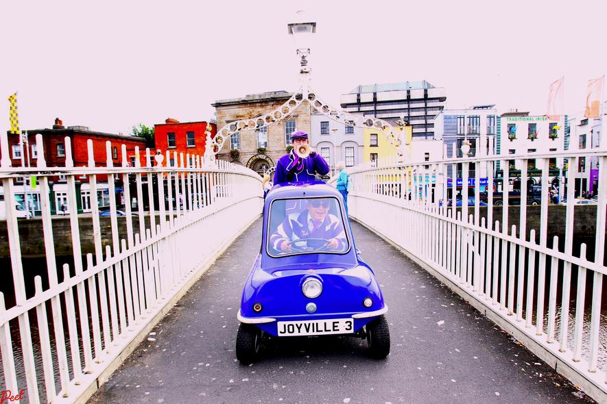 Das kleinste Auto der Welt aus den 60ern haben zwei Engländer wieder aufgelegt