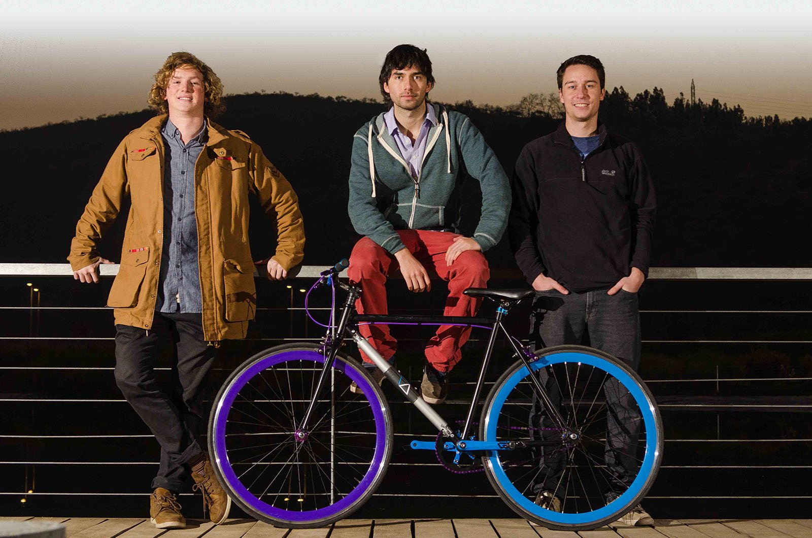 Sie haben das diebstahlsichere Fahrrad erfunden: die Studenten Andrés Roi Eggers, Juan José Monsalve and Cristobal Cabello (v.l.n.r.).