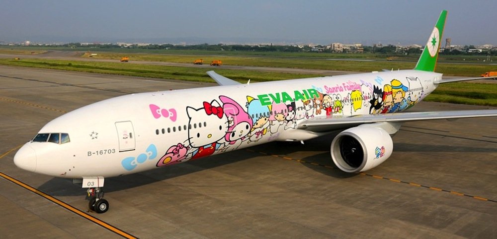 Eva Air fliegt mit einer bunt lackierten Boeing 777-300ER zwischen Paris und Taipeh.