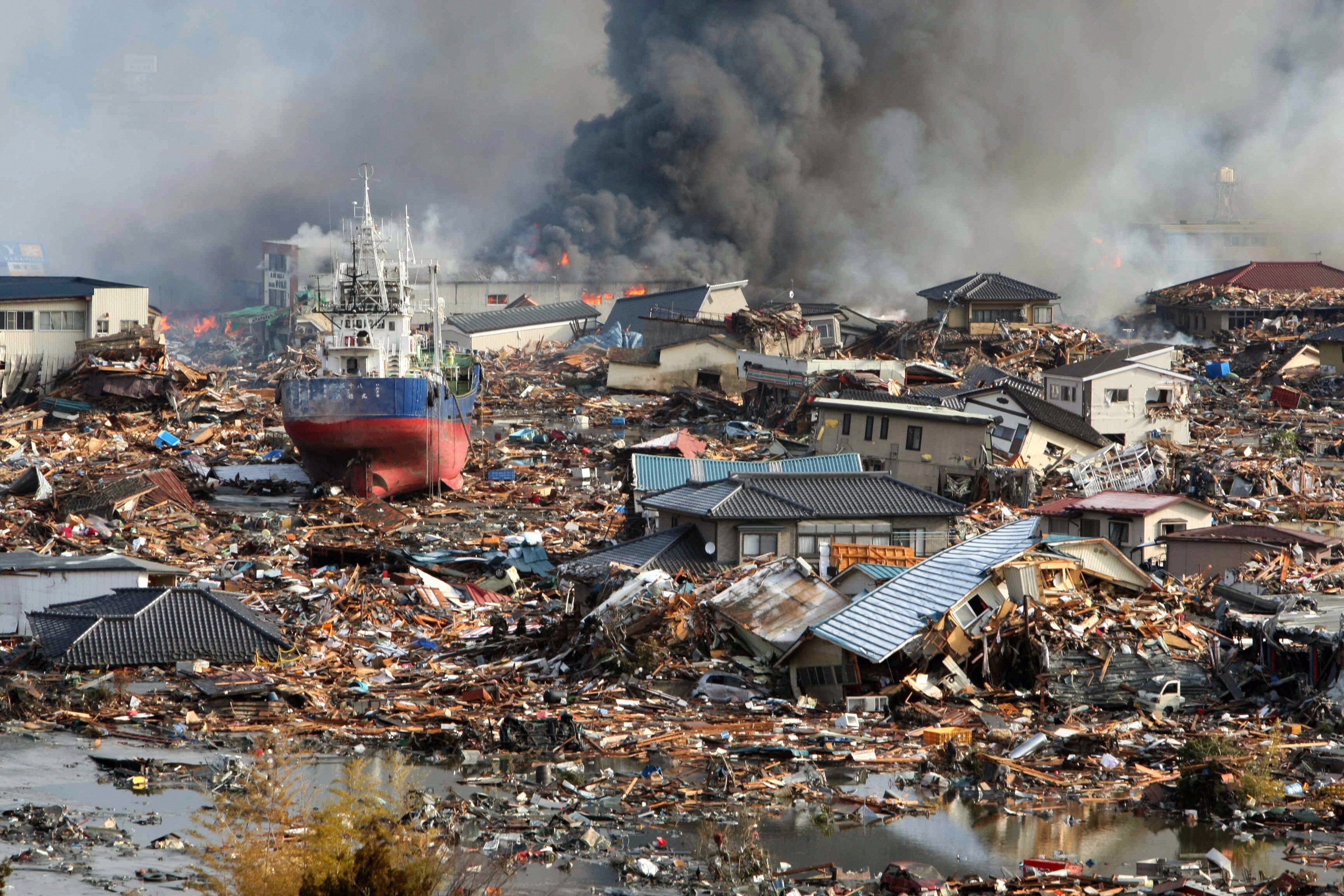 Die zerstörte Küstenstadt Kisenuma nach dem japanischen Tsunami am 11. März 2011: Mit neuen Techniken wollen japanische Forscher den Verlauf von Tsunami-Wellen besser vorhersagen.