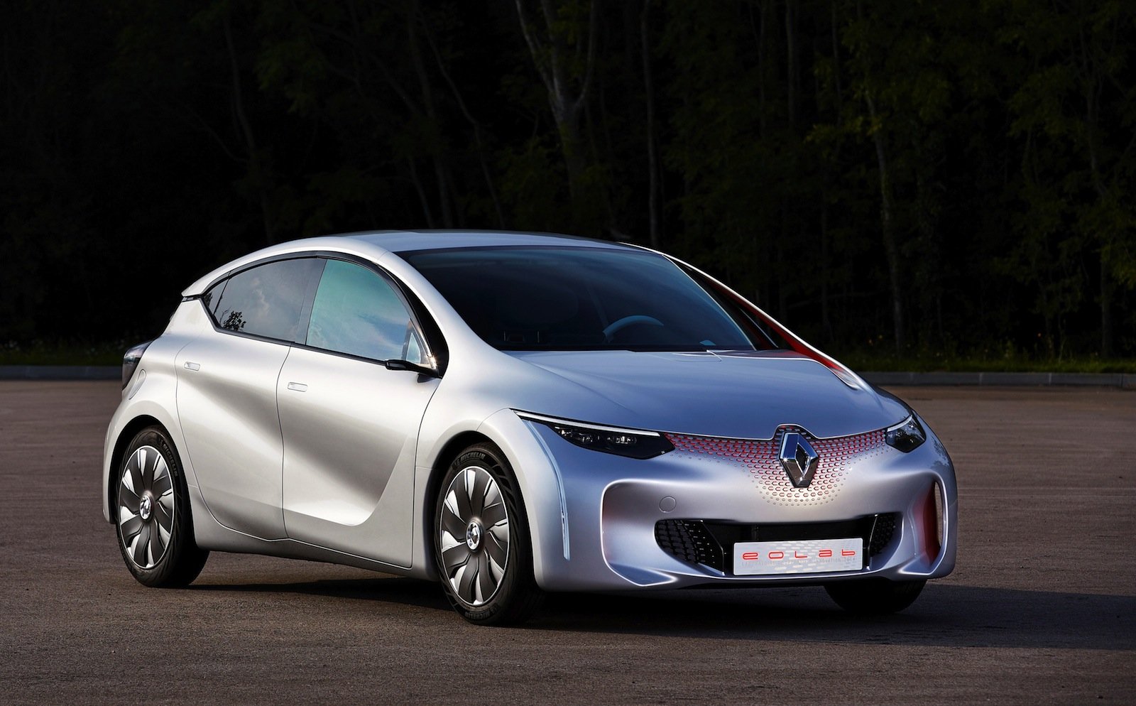 Auf dem Pariser Autosalon vom 4. bis 19. Oktober will Renault seine Studie Eolab vorstellen, die nur einen Liter Benzin verbrauchen soll.