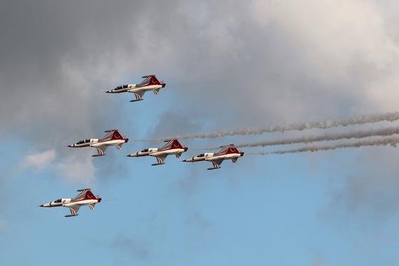 Partnerland der Internationalen Luft- und Raumfahrtausstellung ILA 2014, die kommenden Dienstag in Berlin startet, ist die Türkei. Am Boden und am Himmel werden auf der Messe 300 Flugzeuge zu sehen sein.  