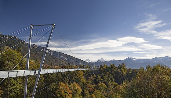 Kein Preis, aber eine Anerkennung, erhielt die Hängebrücke in Sigriswil im Kanton Bern. Sie ist ein Teil des Panoramarundweges Thunersee und spannt sich 344 Meter lang über eine 178 Meter tiefe Schlucht. 