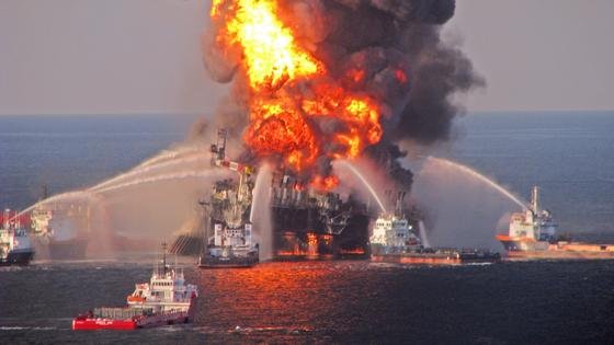 Am 20. April 2010 explodierte die BP-Ölplattform Deepwater Horizon. Laut neuer Studie strömten fünf Millionen Barrel Öl ins Meer, zwei Millionen haben sich auf dem Grund abgelagert. 