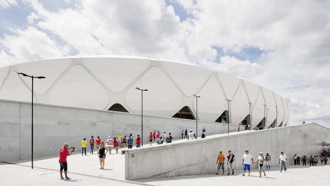 Außenansicht des Stadions von Manaus, entworfen vom Hamburger Architekturbüro gmp.