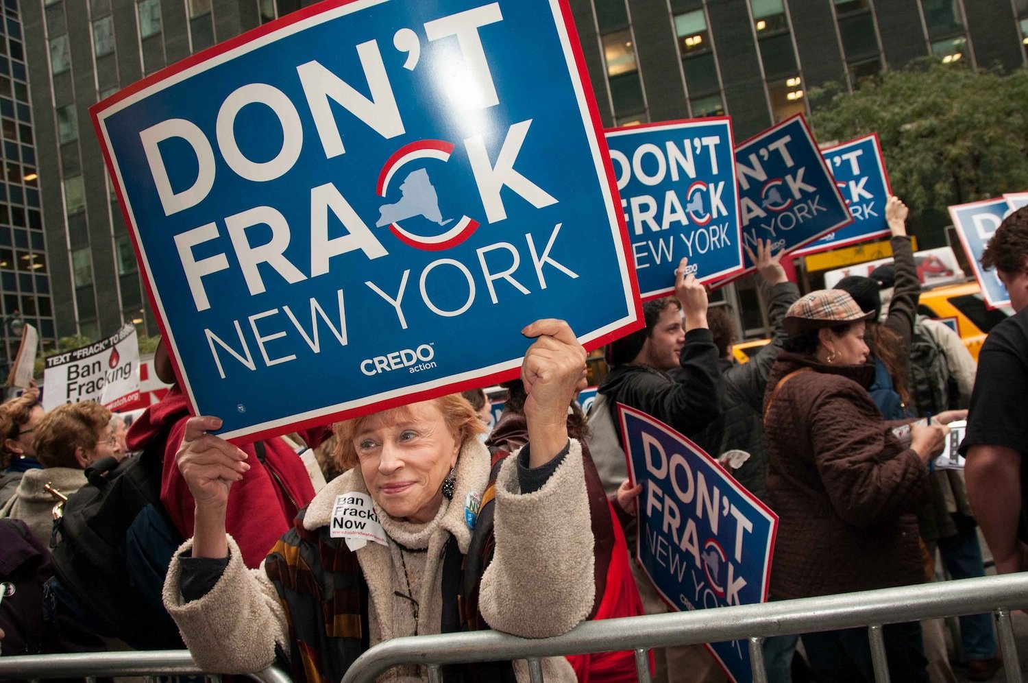 Anti-Fracking-Demonstration in New York. Große Sorgen machen sich Gegner der Fördertechnik um die Verschmutzung des Grundwassers. Jetzt kommt die Sorge um Luftgifte hinzu. 