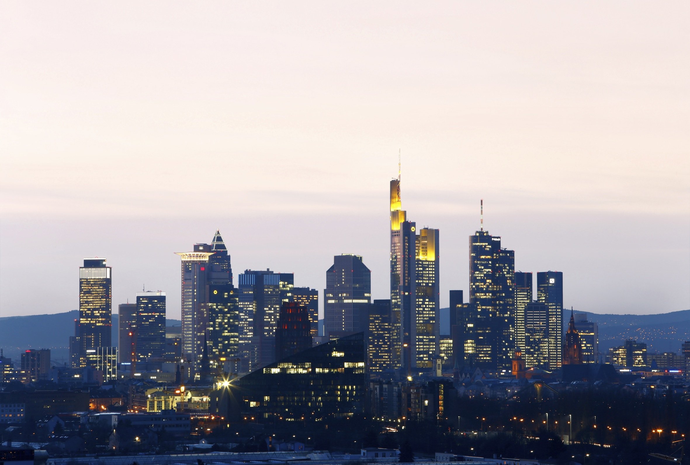 Blick auf die Hochhausstadt Frankfurt am Main: Das Deutsche Architekturmuseum erzählt in einer Ausstellung, wie es zu dieser für eine deutsche Stadt einzigartigen Entwicklung kam.