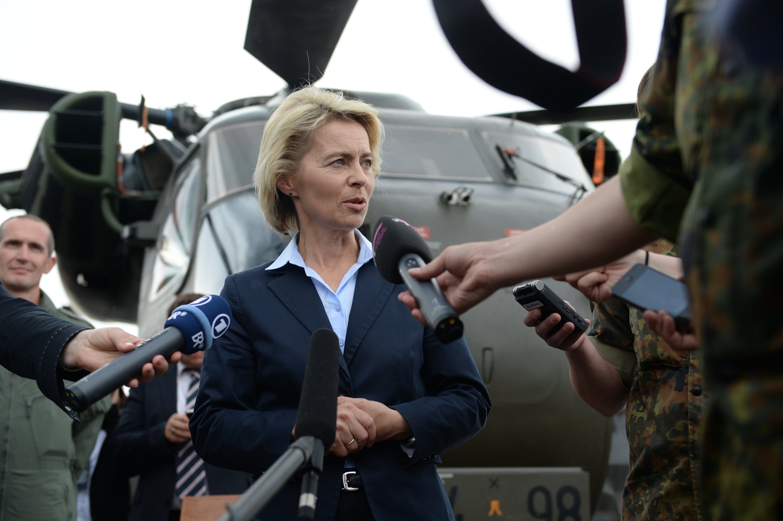 Bundesverteidigungsministerin Ursula von der Leyen (CDU) muss sich viele unangenehme Fragen wegen der maroden Ausrüstung der Bundeswehr. gefallen lassen