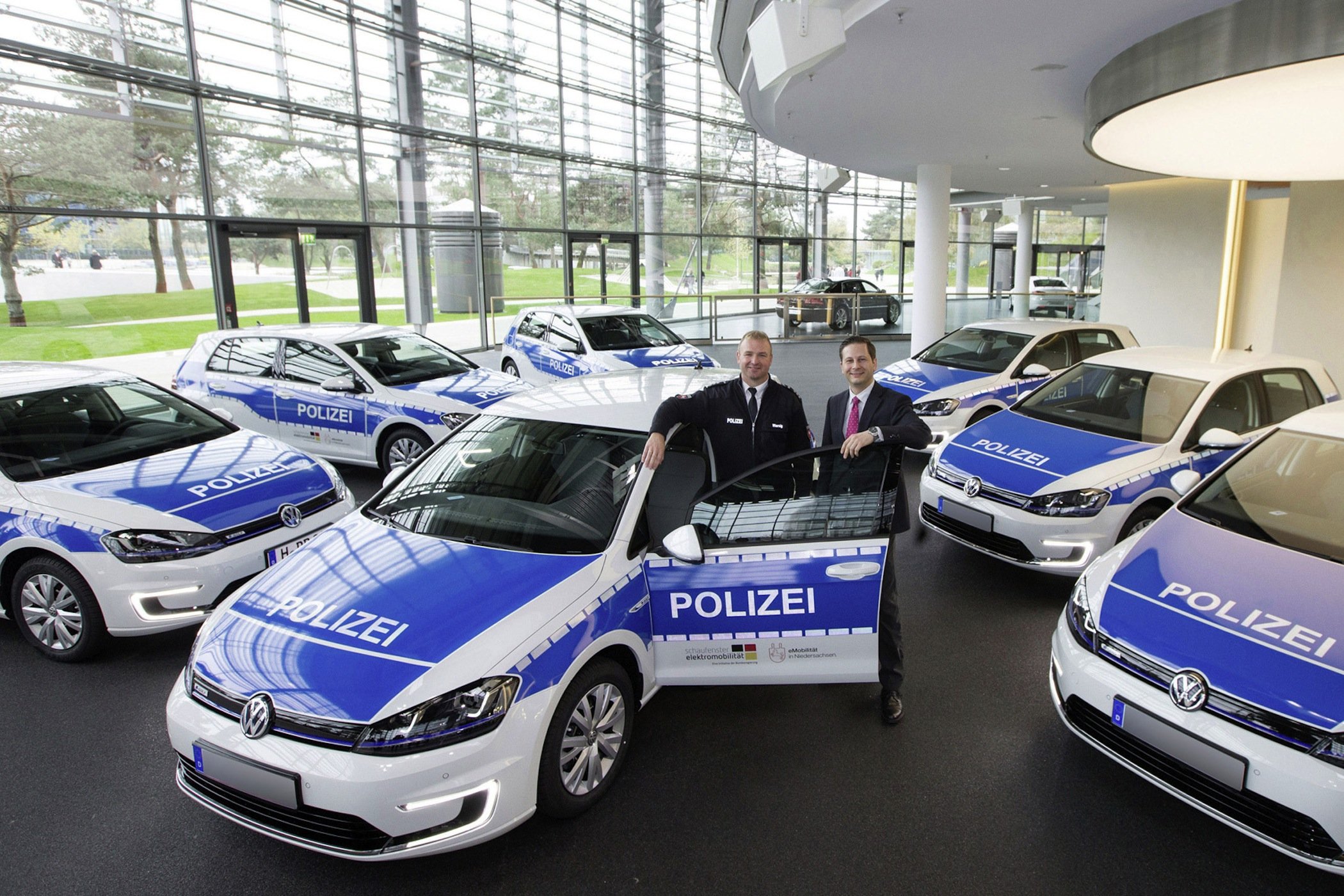 Das Land Niedersachsen hat sieben E-Golf-Modelle für die Polizei gekauft.