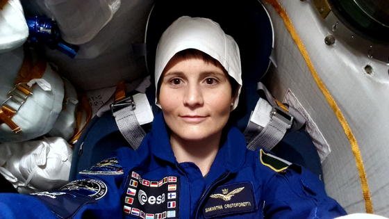 Vor dem Start in der Sojus-Kapsel: ESA-Astronautin Samantha Cristoforetti.