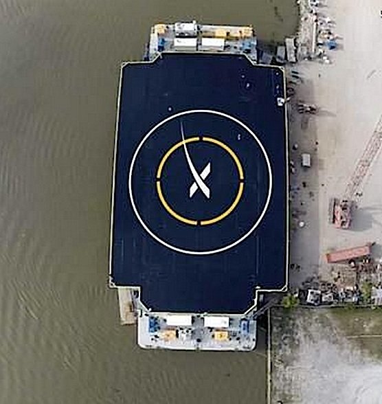 SpaceX lässt für die Landung derzeit diese schwimmende Plattform bauen. Ihre autonome Steuerung hält sie auch bei Sturm auf Kurs – auf drei Meter genau. 