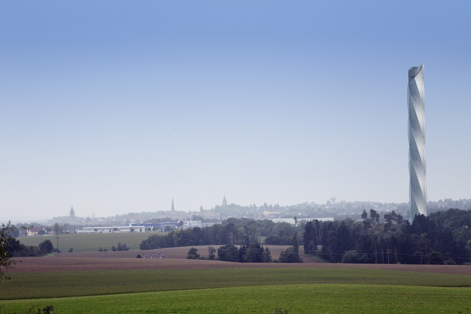 Die Bauarbeiten für ThyssenKrupps Testturm in Rottweil sind bereits im Gange. Der Turm wird bis Ende 2016 fertig gestellt sein. Dann starten Tests mit dem neuen Aufzugsystem. 