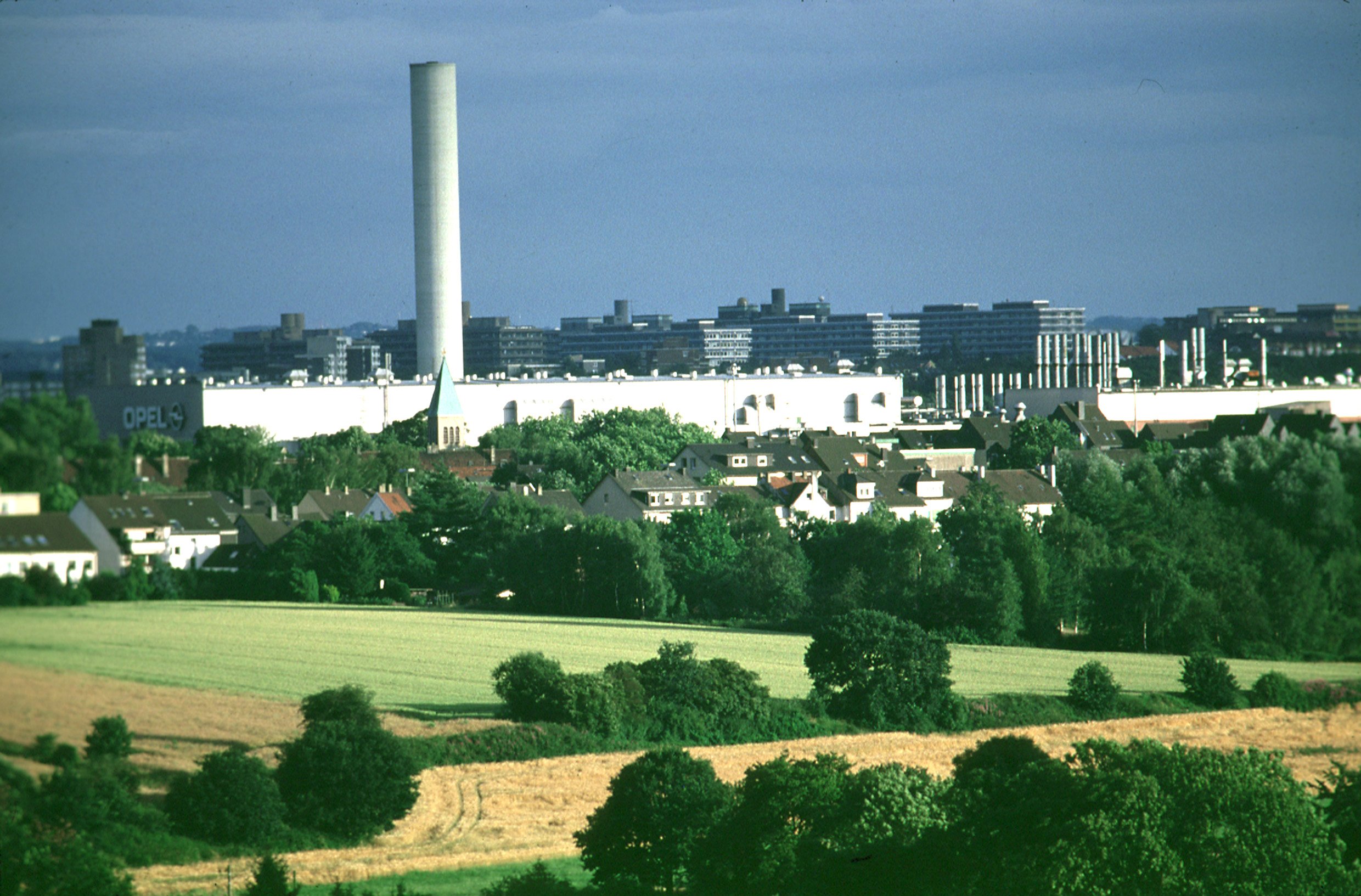 Das Opel-Werk in Bochum wird künftig eines der größten Paketzentren Deutschlands beherbergen.