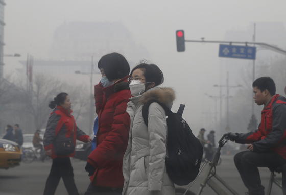 80 Prozent des Stroms bezieht China derzeit von Kohlekraftwerken. Doch diese verschmutzen die Luft in den Großstädten. Ohne Gegenmaßnahme würde das Land auf eine gesundheitliche Katastrophe zusteuern.