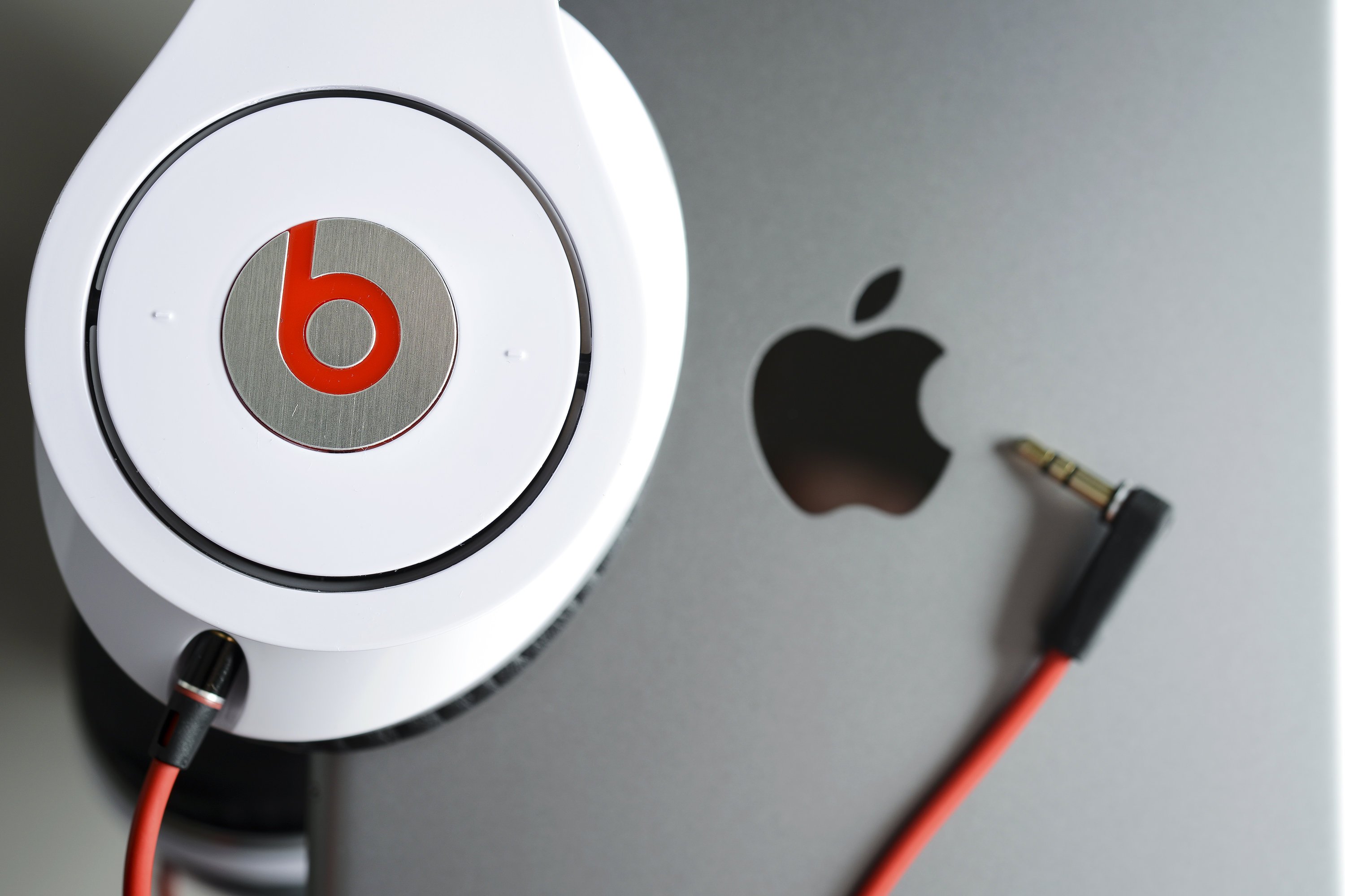 Erst kürzlich hat Apple für drei Milliarden Dollar die Kopfhörer-Firma Beats übernommen.