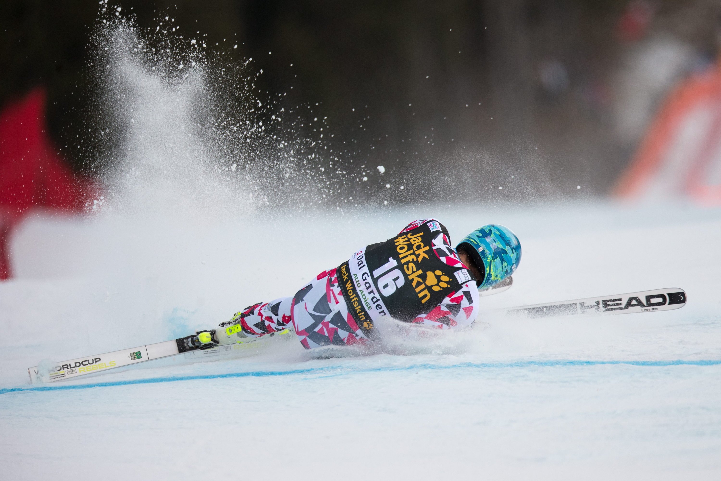 Sturz des Skirennfahrers Matthias Mayer: Ein Ski-Airbag konnte Mayer vor schlimmeren Verletzungen bewahren.