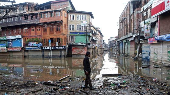 Flutkatastrophe in Indien im September 2014: Mehr als 200 Menschen starben, 149.000 mussten evakuiert werden. Indien ist nach einer aktuellen Untersuchung des Washingtoner World Resources Institute das von Überschwemmungen am stärksten betroffene Land. 