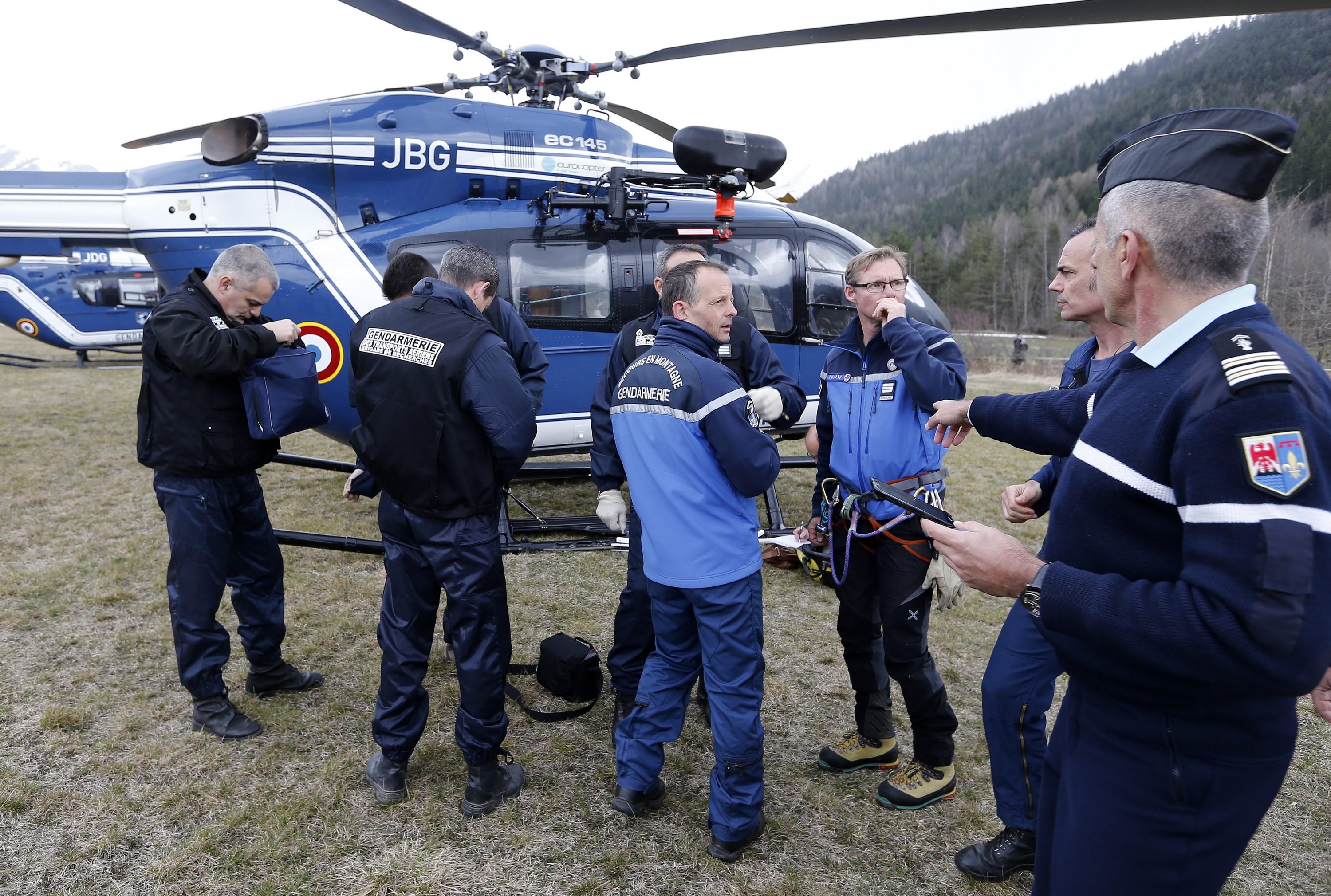 Nach dem Absturz des German Wings Airbus war die französische Gendarmerie im Einsatz. Zur Unglücksstelle muss geflogen werden. 