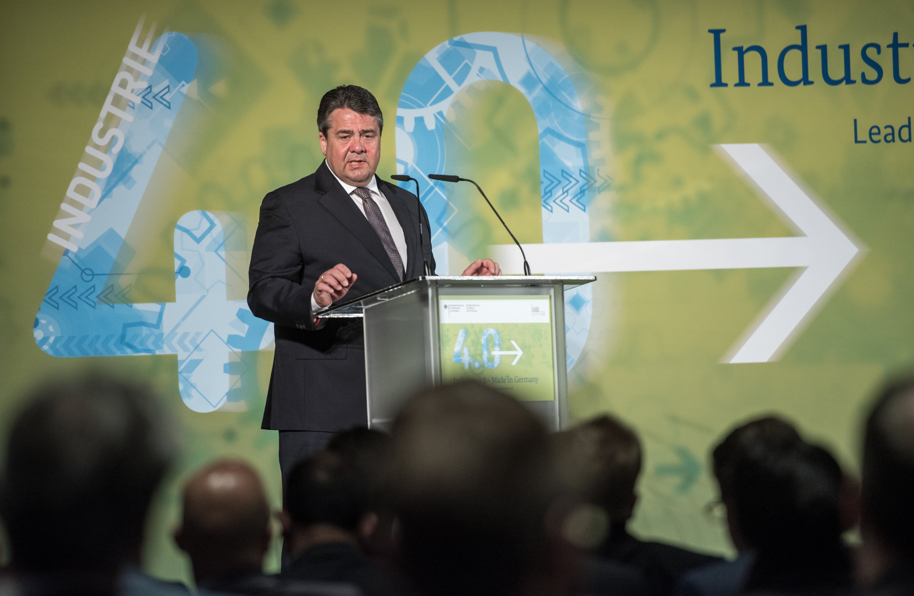 Bundeswirtschaftsminister Sigmar Gabriel leitet die Plattform Industrie 4.0. Sie ist ein Schulterschluss zwischen Politik, Wirtschaft, Wissenschaft und Arbeitnehmervertretern. 