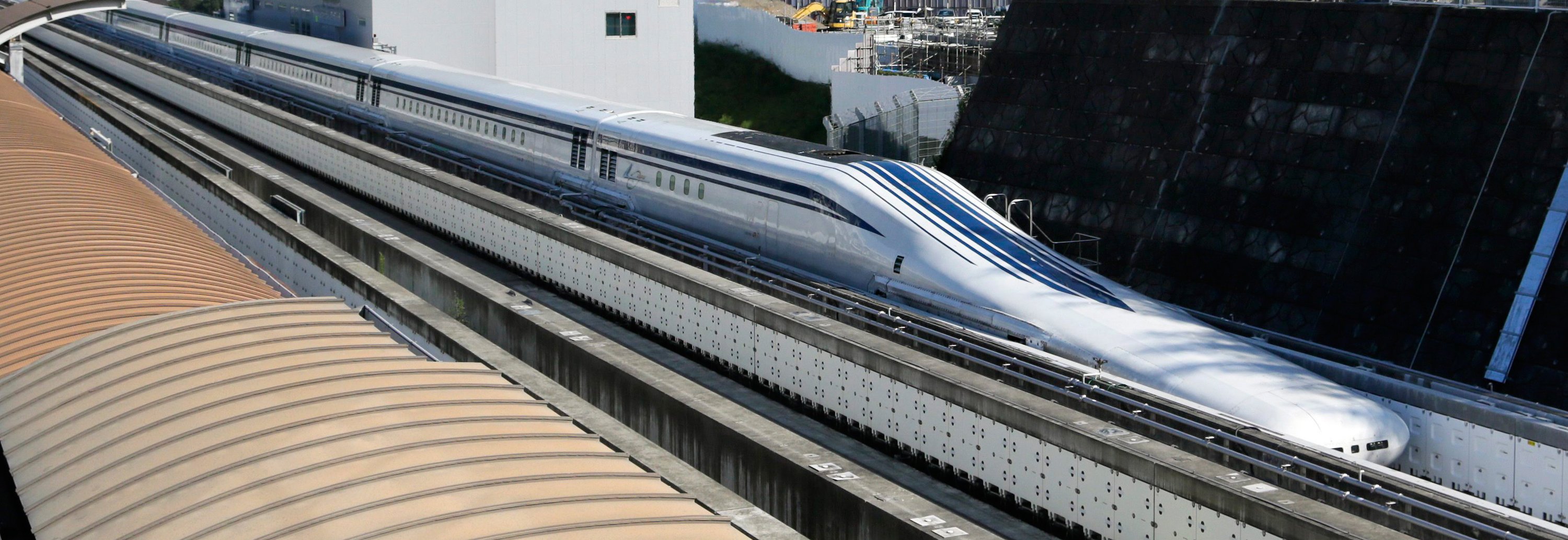 Japans Magnetschwebezug Maglev soll in zwölf Jahren die 350 Kilometer Distanz zwischen der japanischen Hauptstadt und der Industriestadt Nagoya in nur 40 Minuten zurücklegen. 